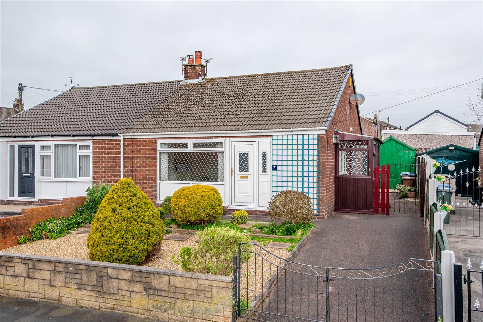 2 bed property in Kirkstall Road, Chorley